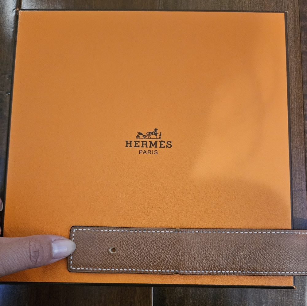 Hermes Belt Reversible size small (74 cm), Noir and Gold